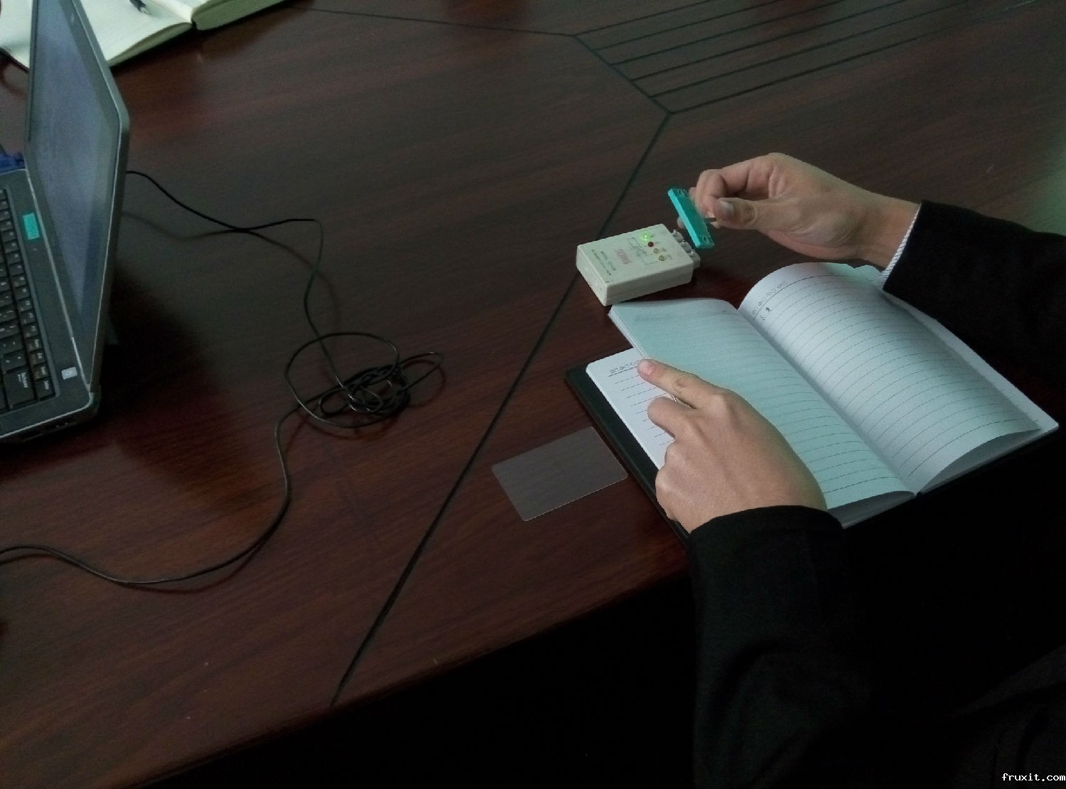 正在用倍加福接近开关做现场测试 正在用倍加福接近开关做现场测试