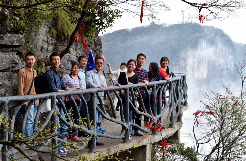 touring in ZJJ052.jpg