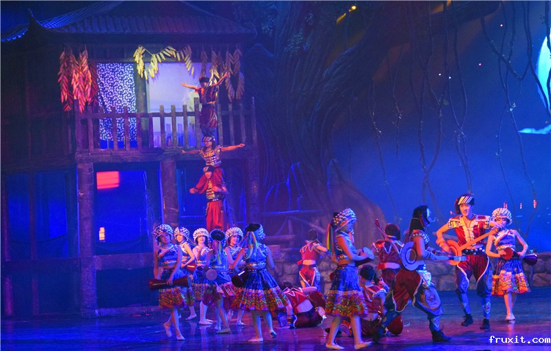 touring in ZJJ147.jpg