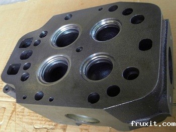 气缸盖.jpg 气缸盖.jpg
